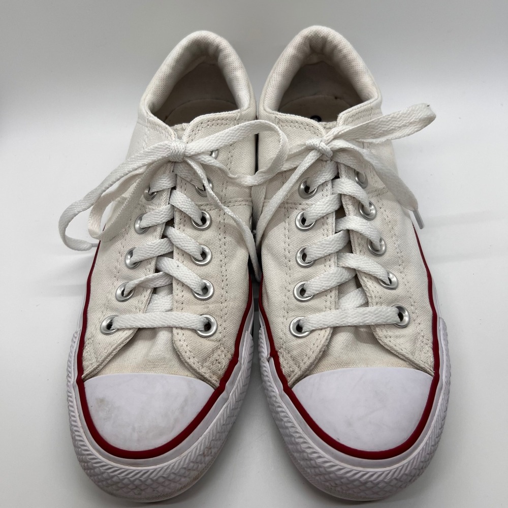 Converse Womesn White Low Top Chuck Taylor All Star | Size 8 - Picture 5 of 9
